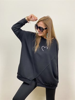 Kalp Nakışlı Siyah Sweatshirt